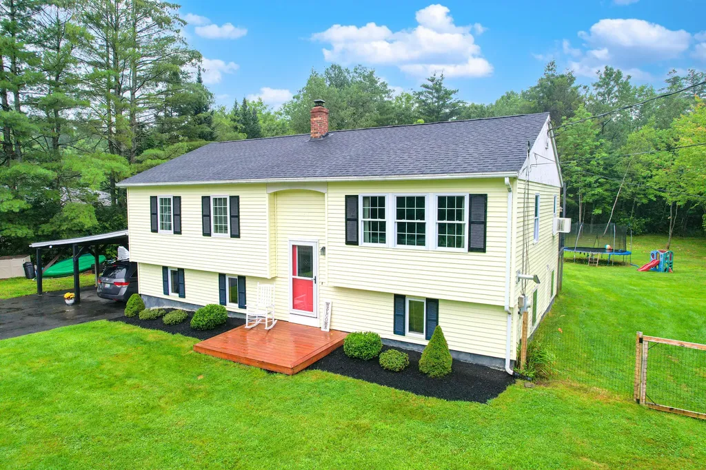 194 Bowman Street Farmingdale ME 04344
