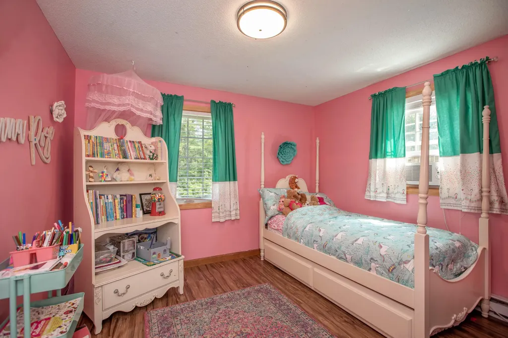 194 Bowman Street Farmingdale ME 04344