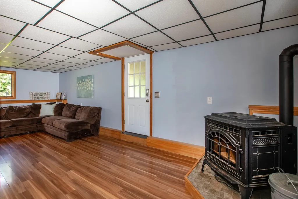 194 Bowman Street Farmingdale ME 04344