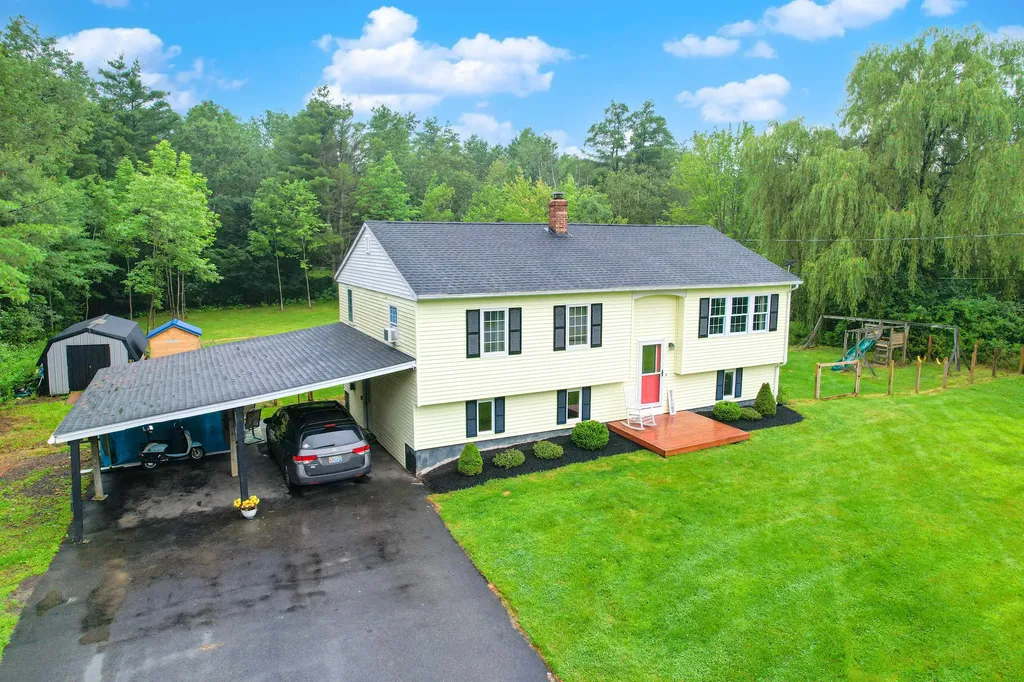 194 Bowman Street Farmingdale ME 04344