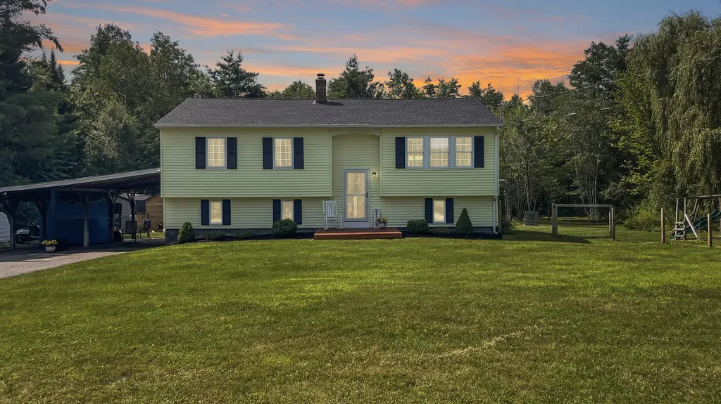 194 Bowman Street Farmingdale ME 04344