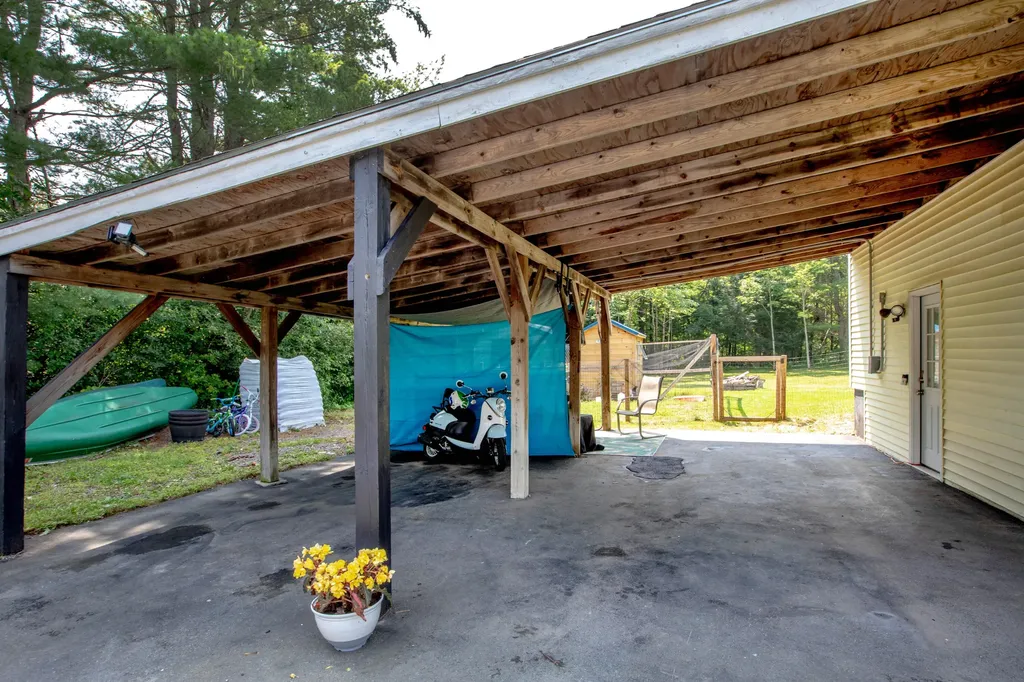 194 Bowman Street Farmingdale ME 04344