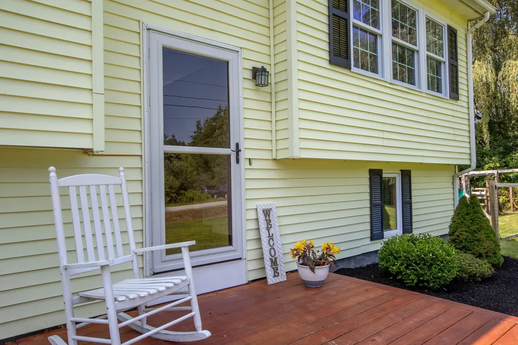 194 Bowman Street Farmingdale ME 04344