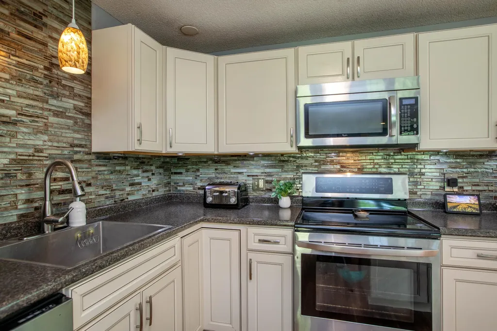 194 Bowman Street Farmingdale ME 04344