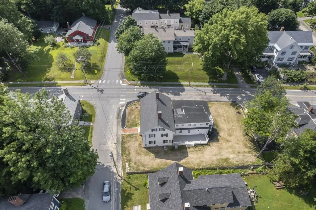 21 Academy Street Hallowell ME 04347