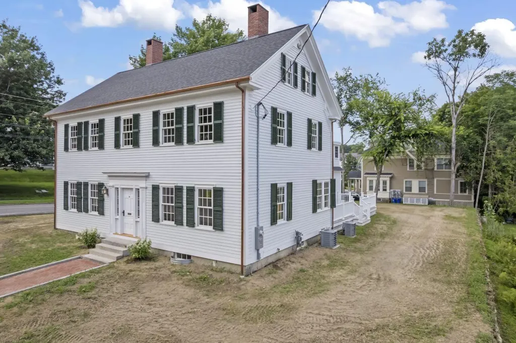 21 Academy Street Hallowell ME 04347