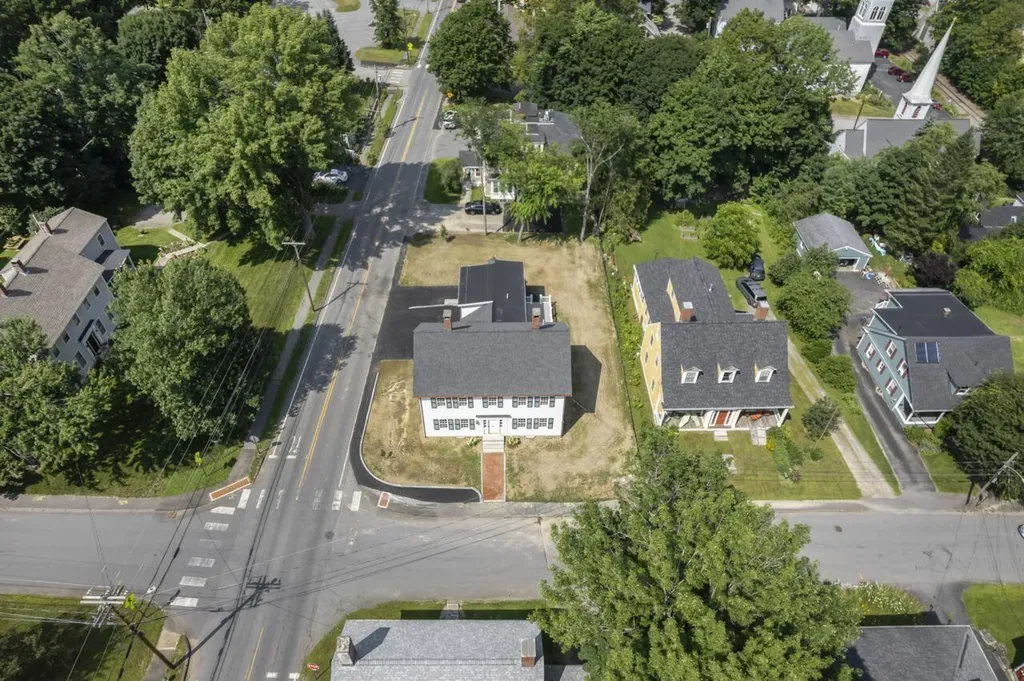 21 Academy Street Hallowell ME 04347