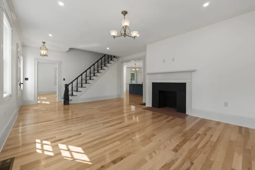 21 Academy Street Hallowell ME 04347