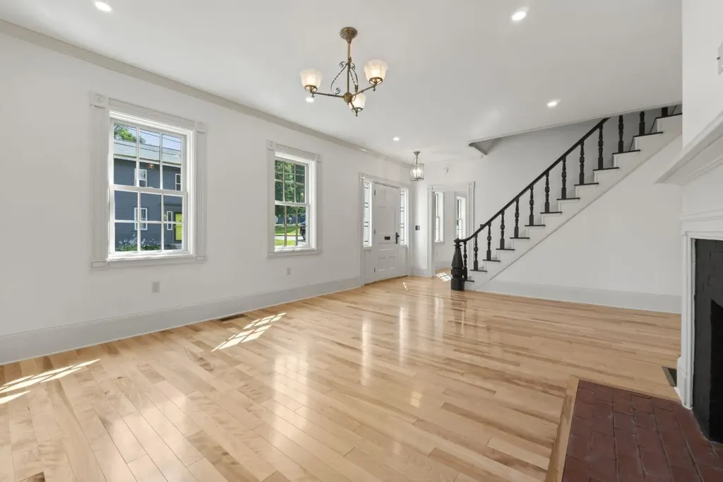 21 Academy Street Hallowell ME 04347