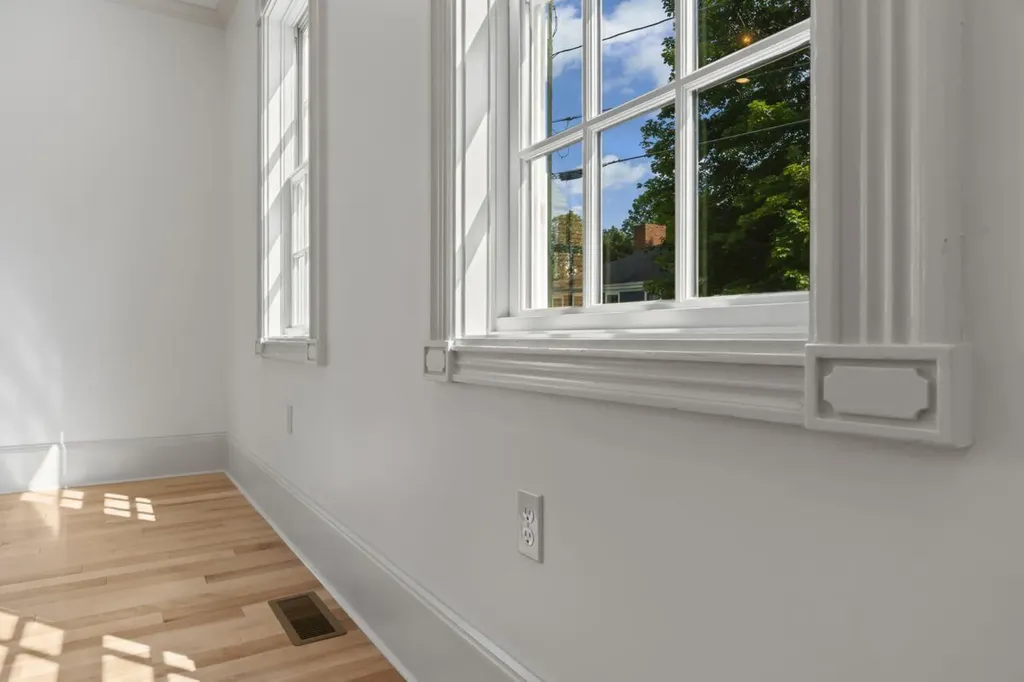 21 Academy Street Hallowell ME 04347
