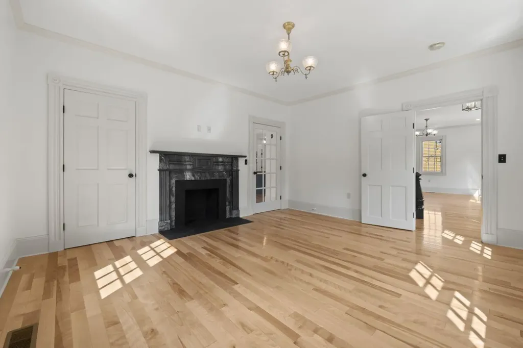 21 Academy Street Hallowell ME 04347
