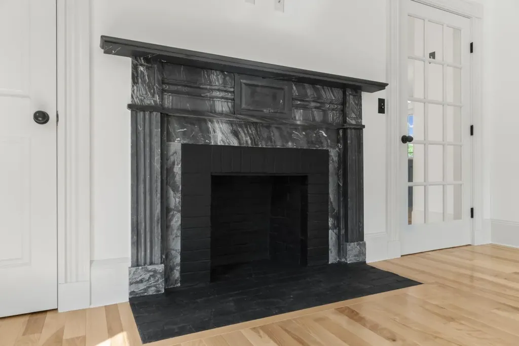 21 Academy Street Hallowell ME 04347
