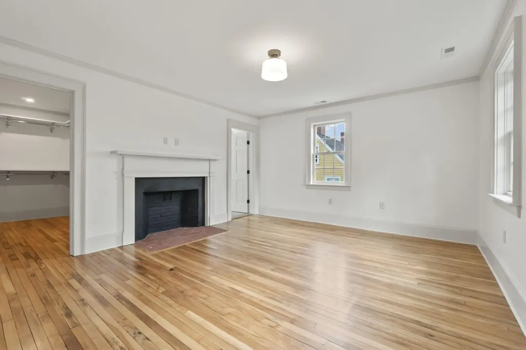 21 Academy Street Hallowell ME 04347