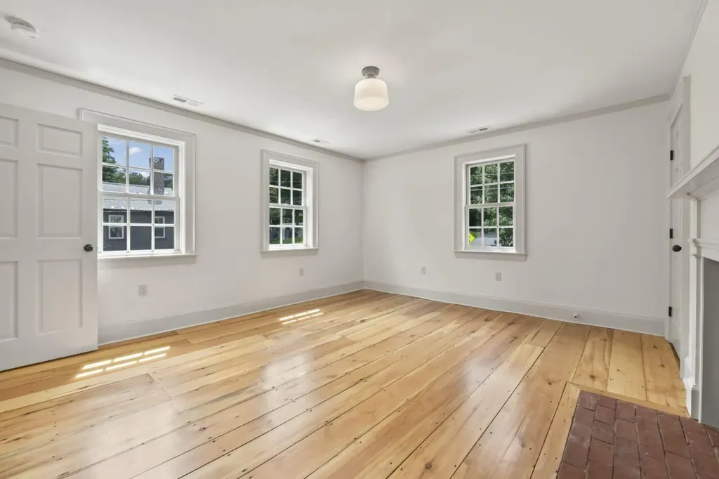 21 Academy Street Hallowell ME 04347