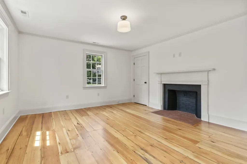 21 Academy Street Hallowell ME 04347