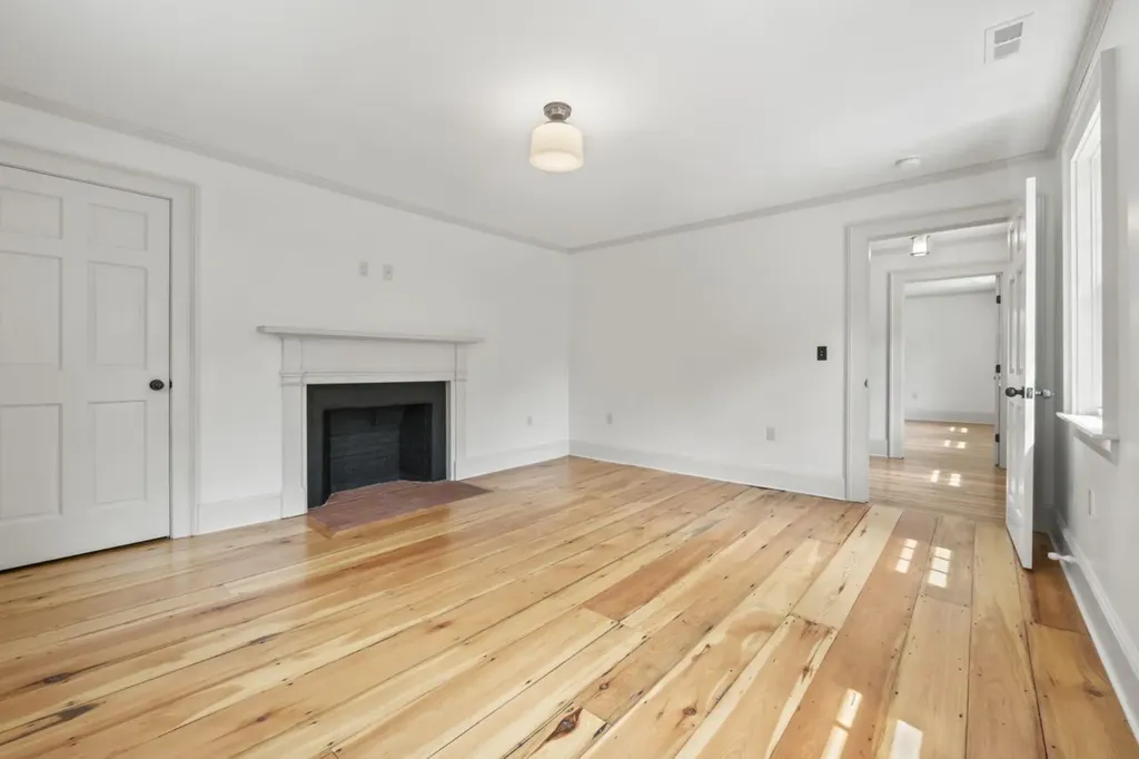 21 Academy Street Hallowell ME 04347