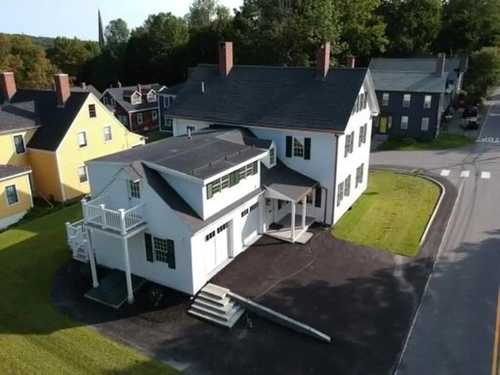 21 Academy Street Hallowell ME 04347