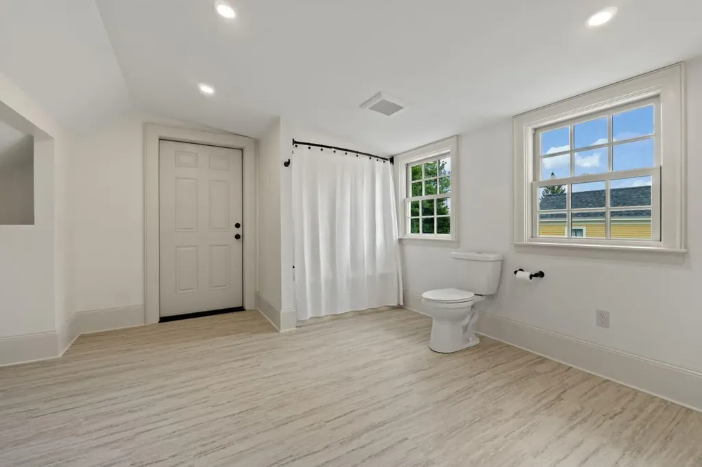 21 Academy Street Hallowell ME 04347