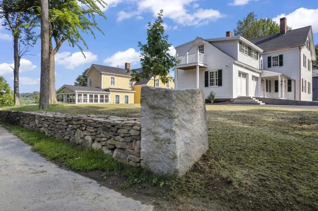 21 Academy Street Hallowell ME 04347