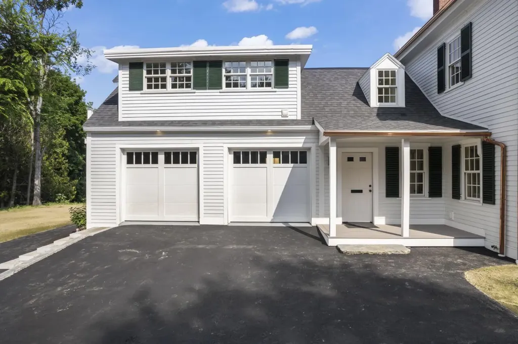 21 Academy Street Hallowell ME 04347