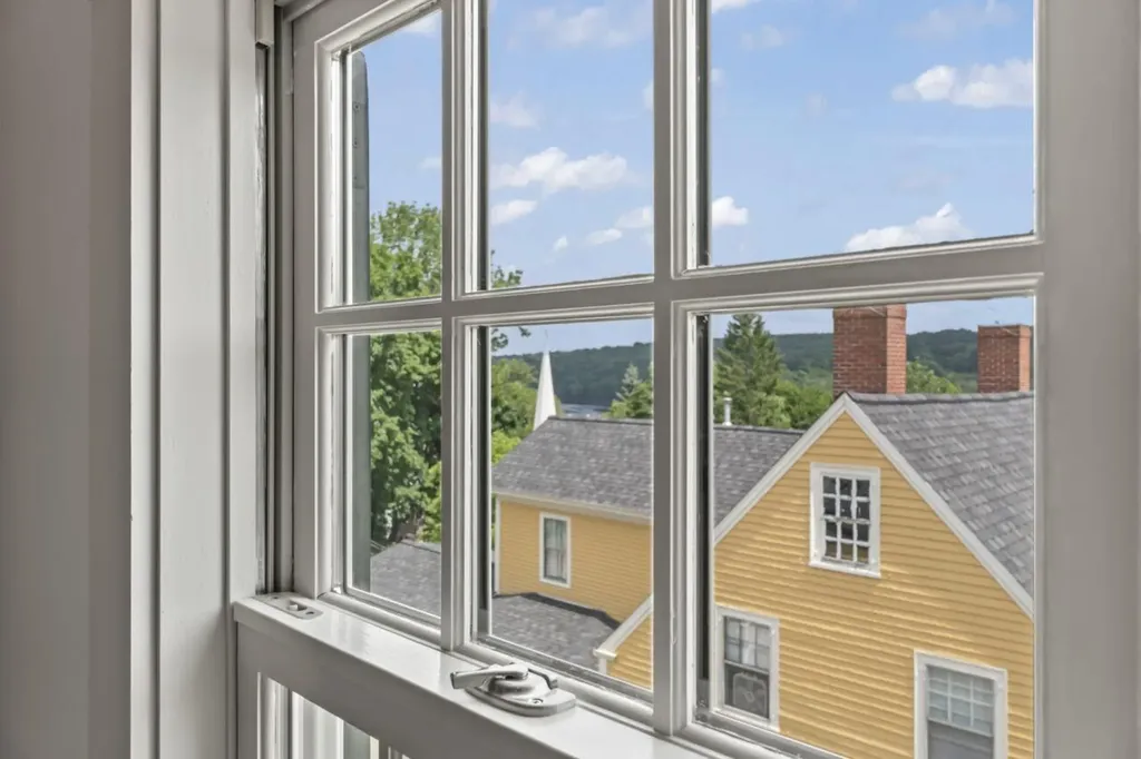 21 Academy Street Hallowell ME 04347