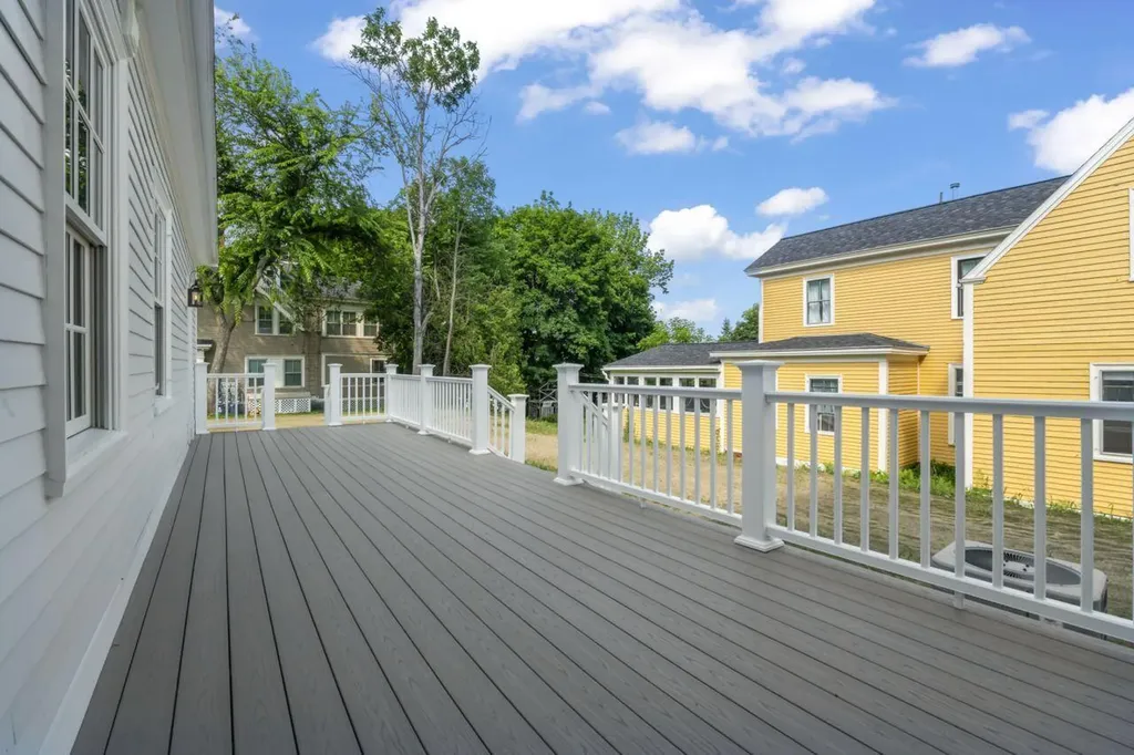 21 Academy Street Hallowell ME 04347