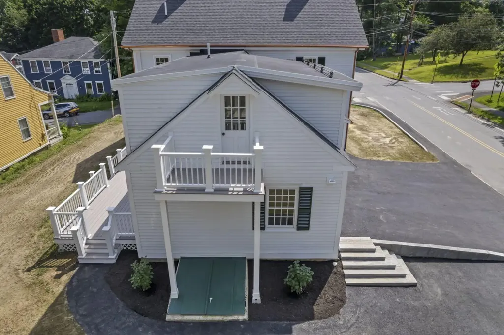 21 Academy Street Hallowell ME 04347