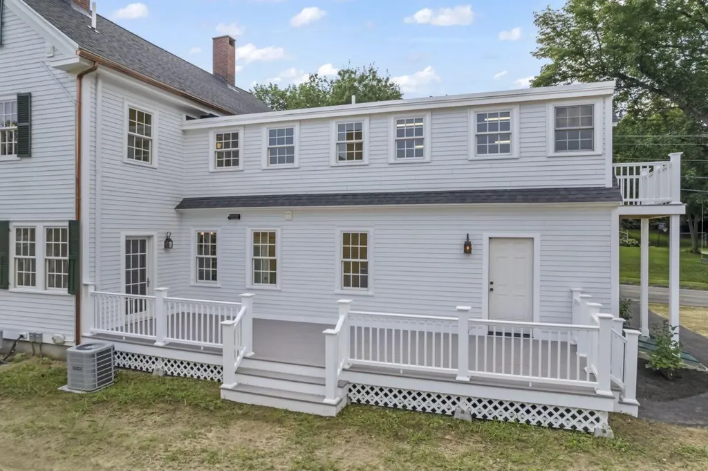 21 Academy Street Hallowell ME 04347