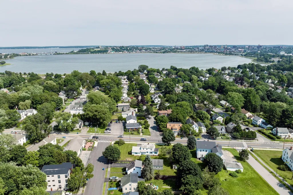 170 Ocean Avenue Portland ME 04103