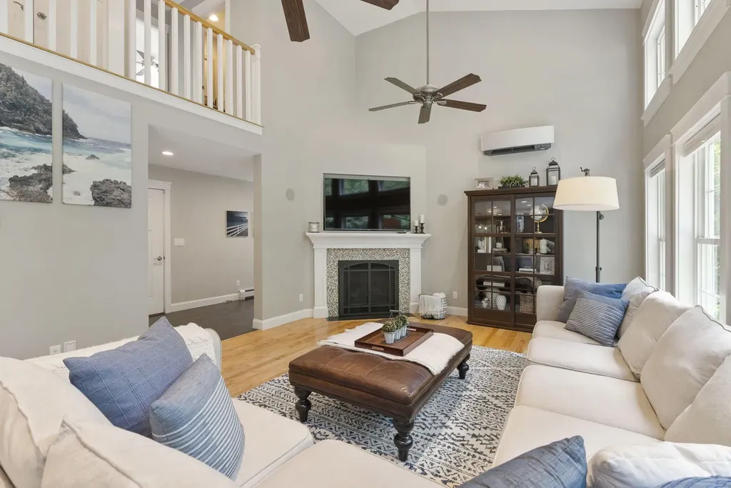 6 Fox Hall Road Falmouth ME 04105