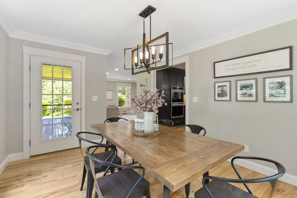 6 Fox Hall Road Falmouth ME 04105