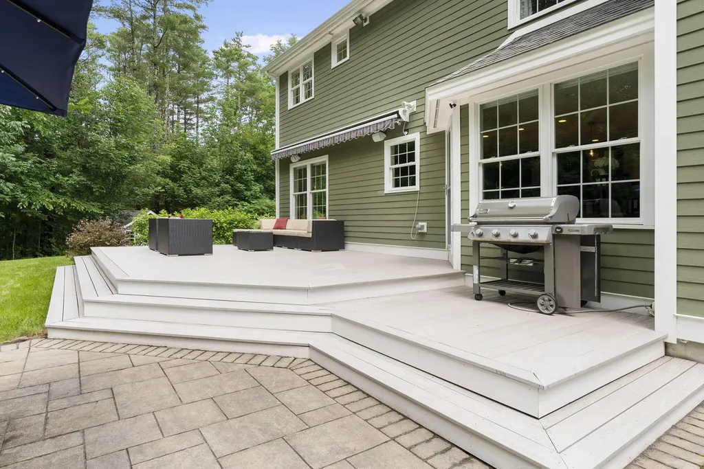 6 Fox Hall Road Falmouth ME 04105