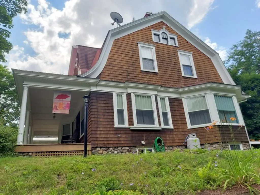 27 Shepley Street Auburn ME 04210