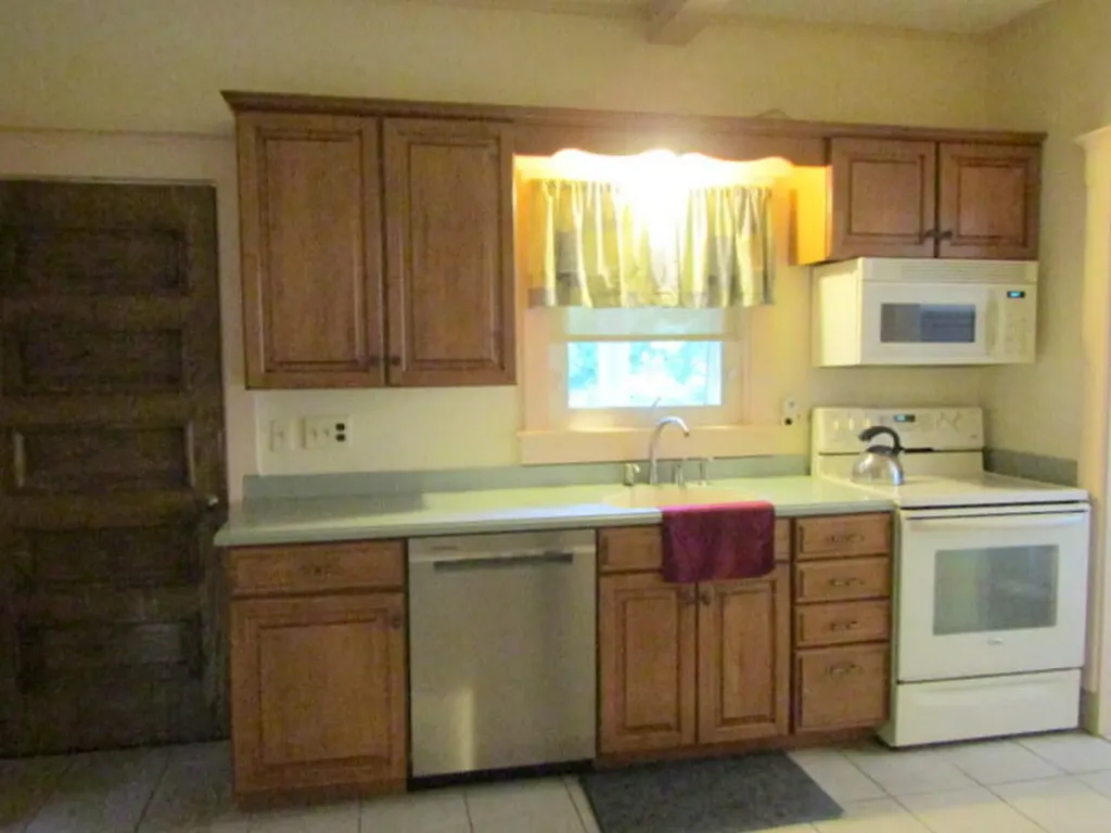 27 Shepley Street Auburn ME 04210