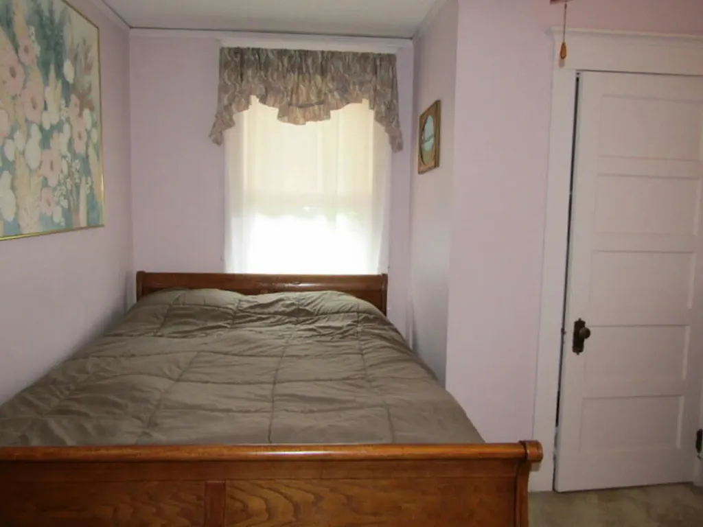 27 Shepley Street Auburn ME 04210