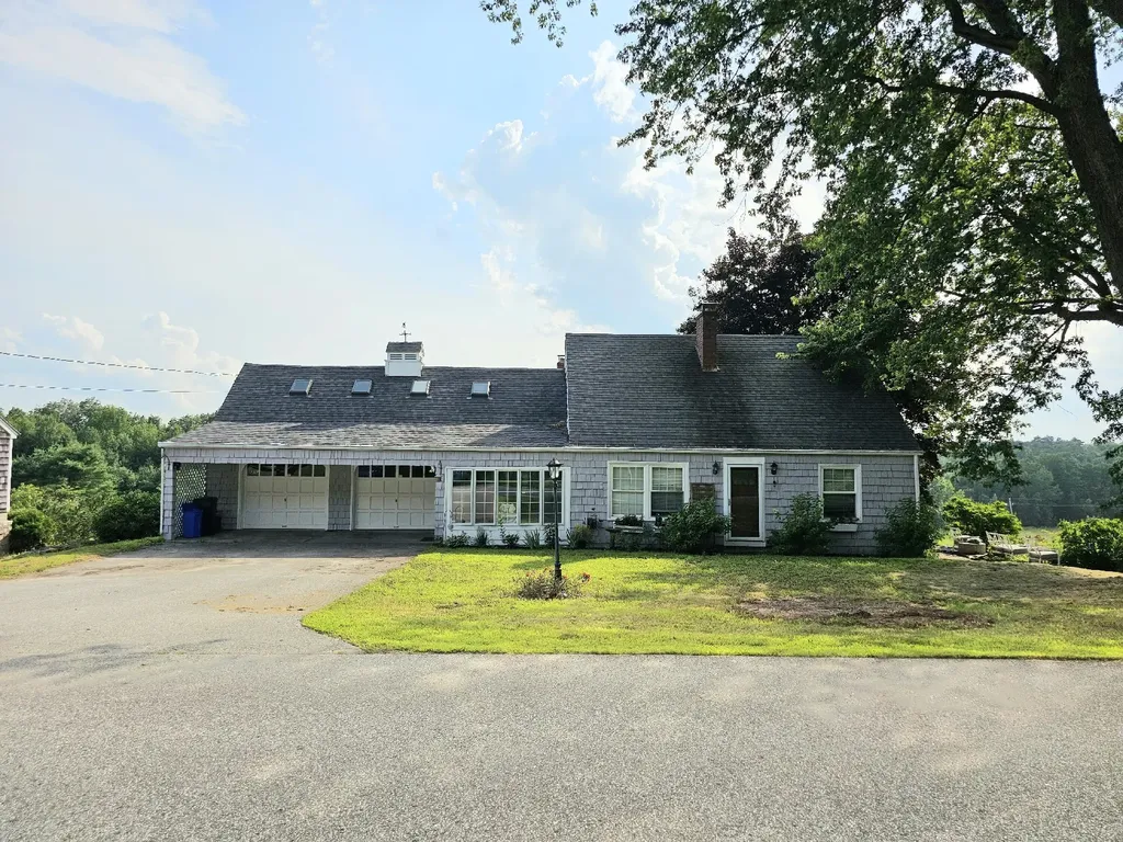 462 Lake Street Auburn ME 04210