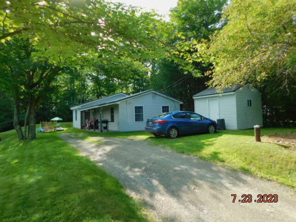 699 Ridge Road Plymouth ME 04969