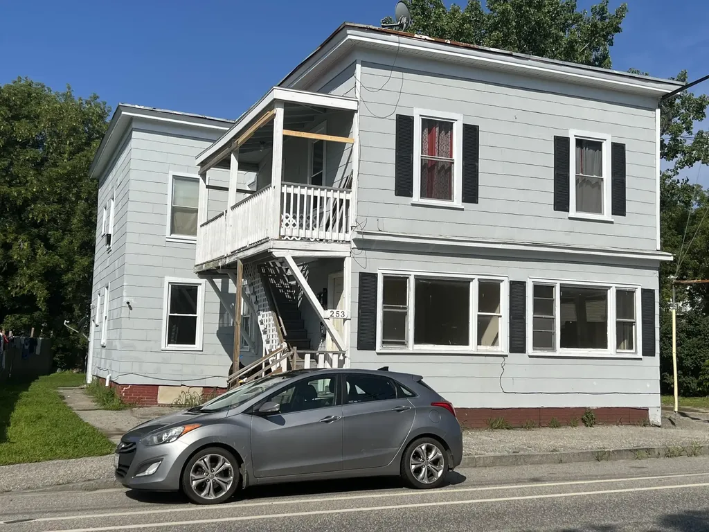 253 Lincoln Street Lewiston ME 04240