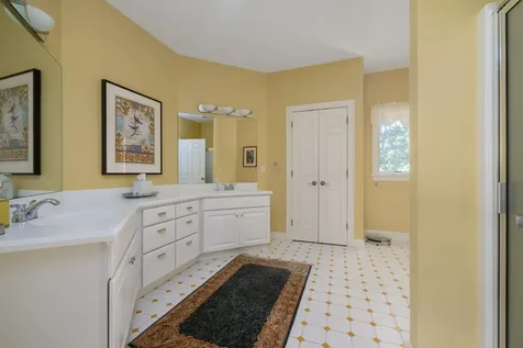 100 Shepards Cove Road Kittery ME 03904
