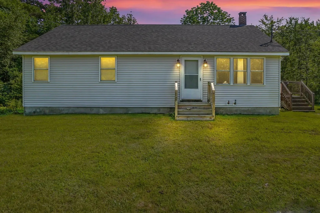 1269 E Pittston Road Pittston ME 04345