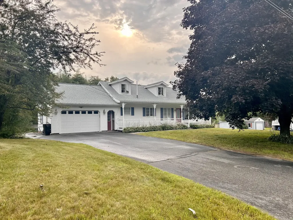 19 Pinecrest Avenue Sabattus ME 04280