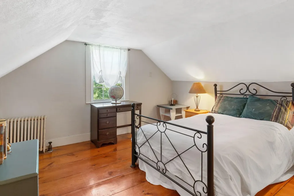 282 Quaker Ridge Road Leeds ME 04263