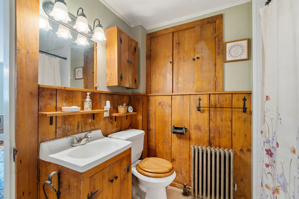 282 Quaker Ridge Road Leeds ME 04263