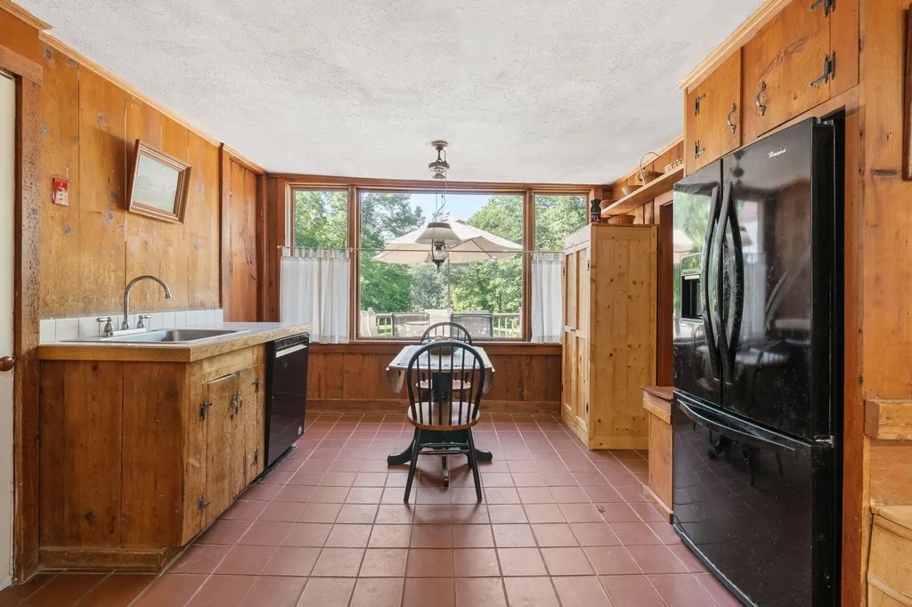 282 Quaker Ridge Road Leeds ME 04263