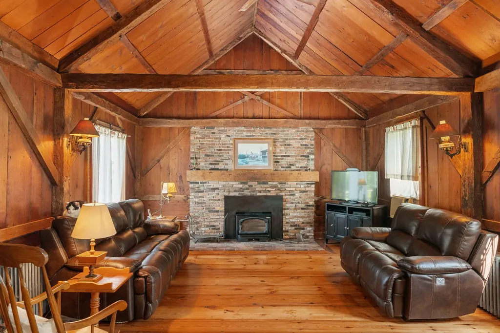 282 Quaker Ridge Road Leeds ME 04263