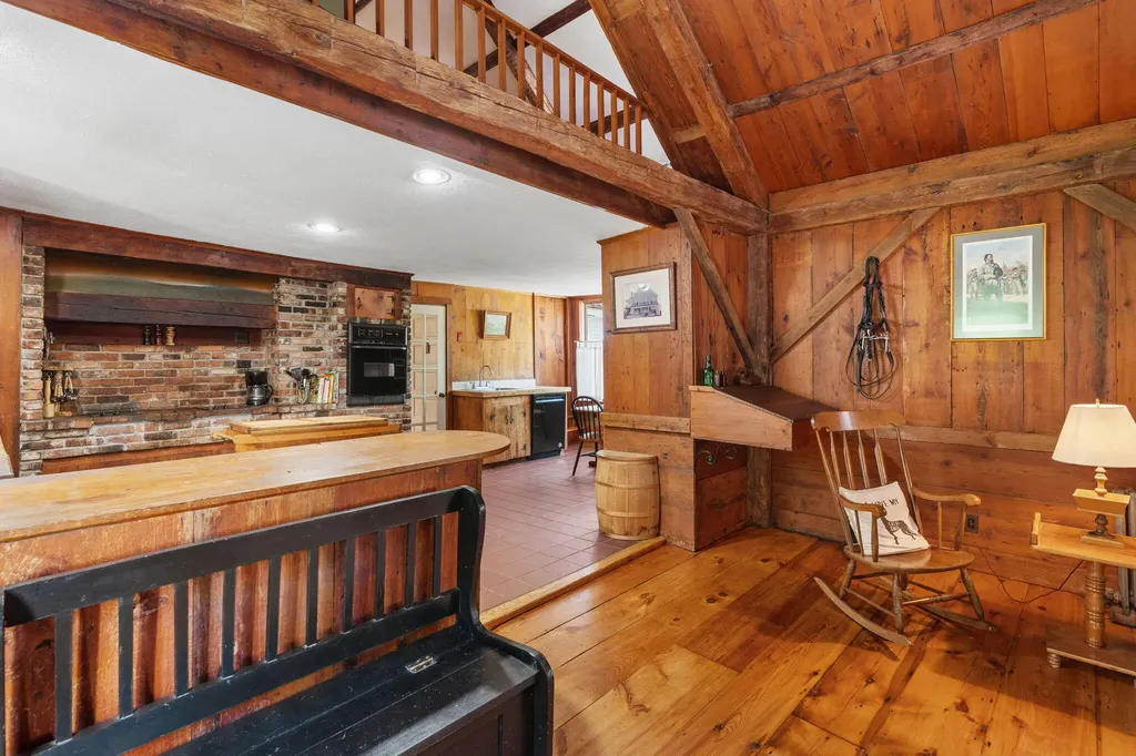 282 Quaker Ridge Road Leeds ME 04263
