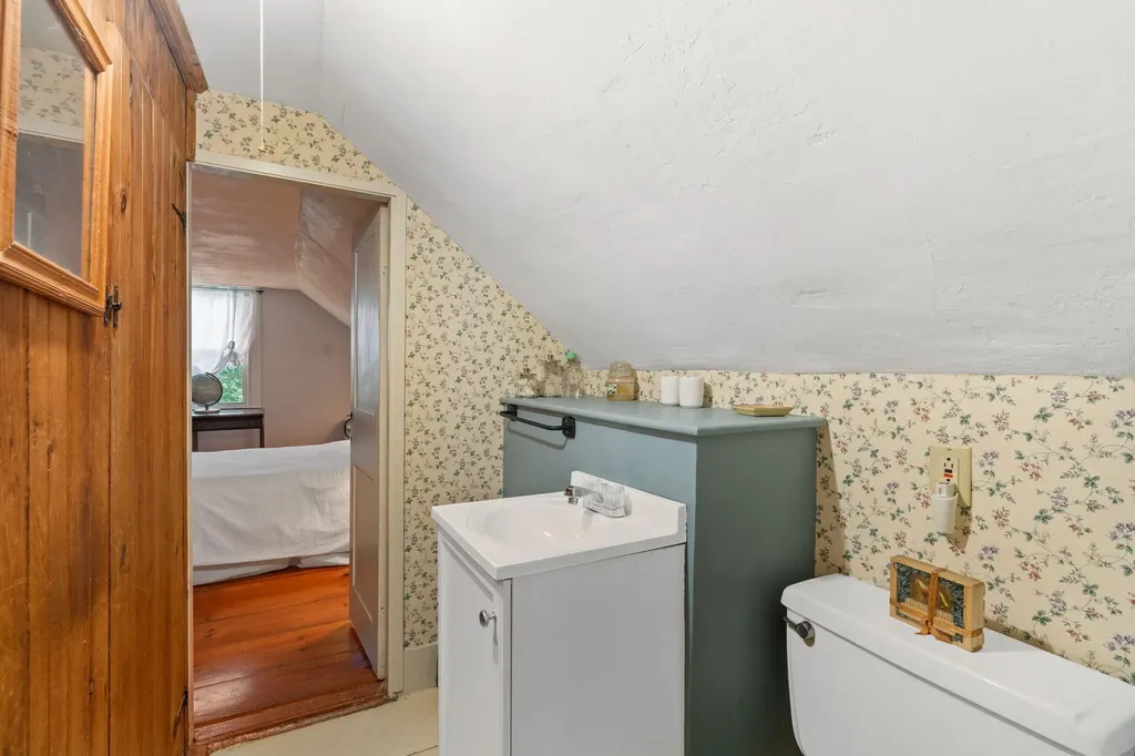 282 Quaker Ridge Road Leeds ME 04263