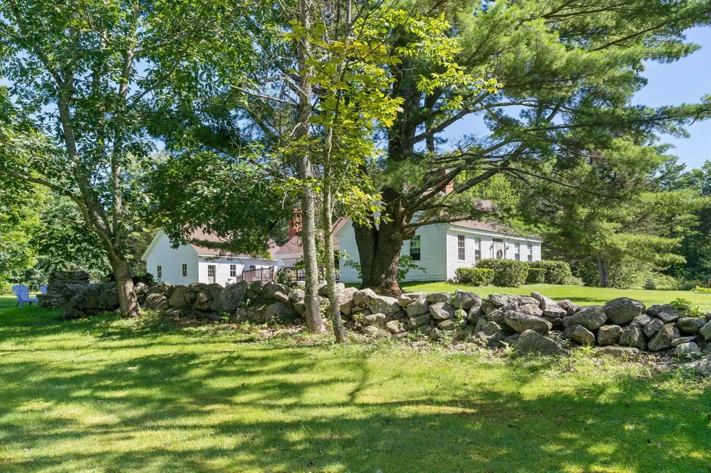 282 Quaker Ridge Road Leeds ME 04263