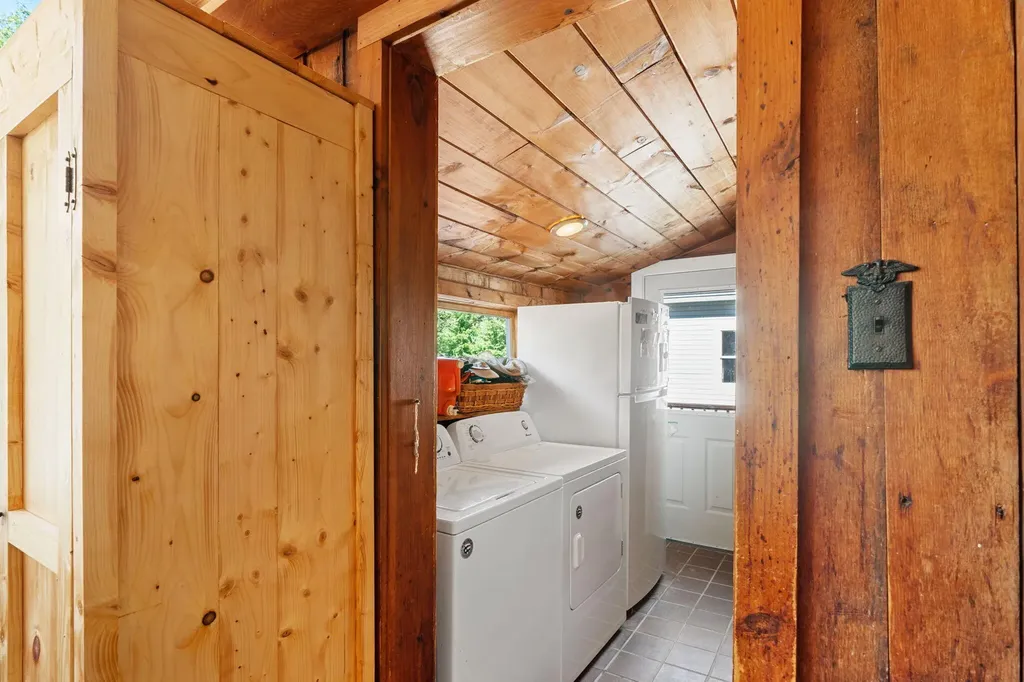 282 Quaker Ridge Road Leeds ME 04263