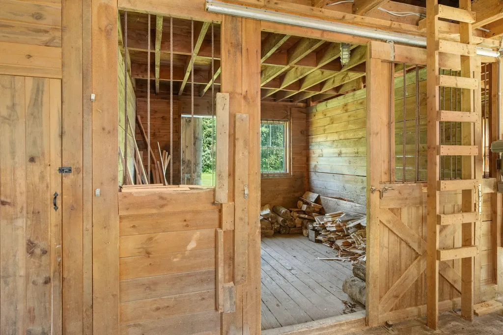 282 Quaker Ridge Road Leeds ME 04263